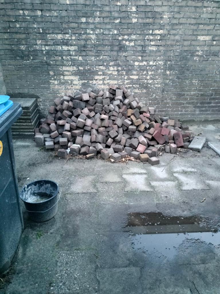 Ongeveer 4 m² koppelsteentjes, Ophalen, Beton, Klinkers