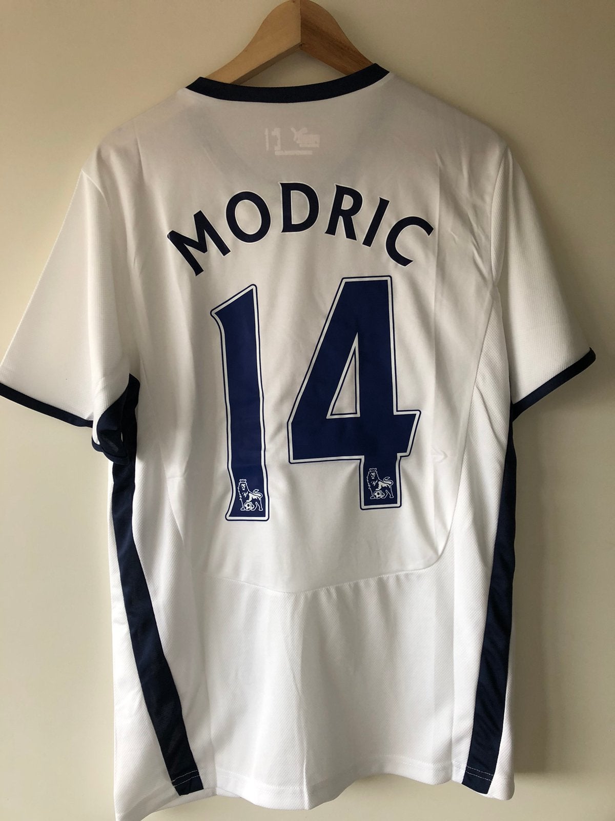 Modric tottenham retro voetbalshirt maat L, Verzamelen, Ophalen of Verzenden, Zo goed als nieuw