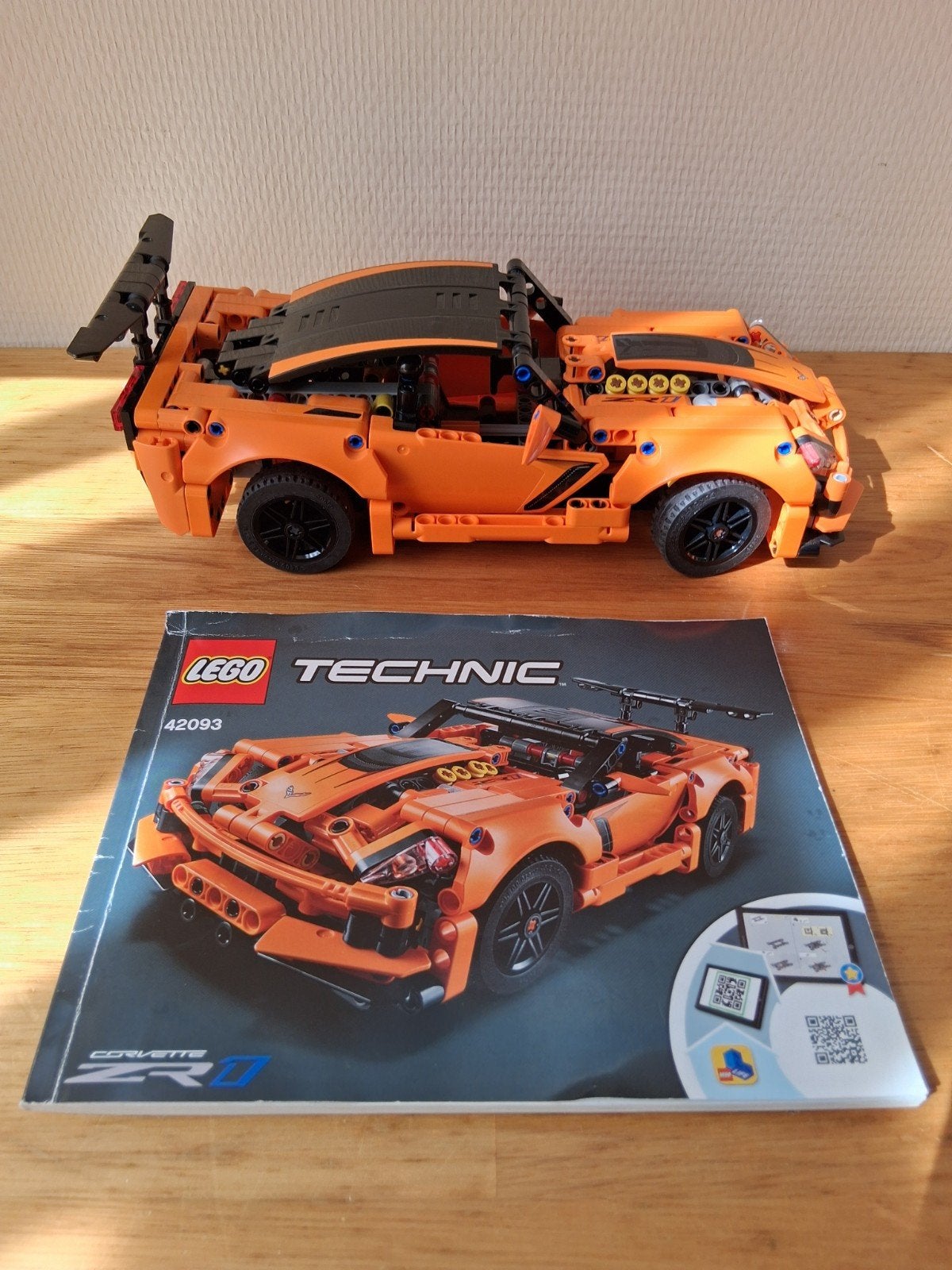 lego technic Chevrolet Corvette 42093 complete set + boek, Lego, Ophalen of Verzenden, Zo goed als nieuw, Complete set