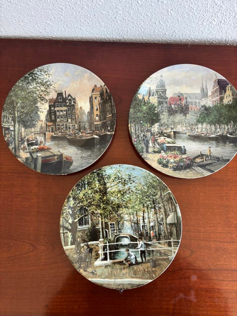 3 Royal Mosa sierborden 'Grachten van Holland' Koos van Loon, Ophalen