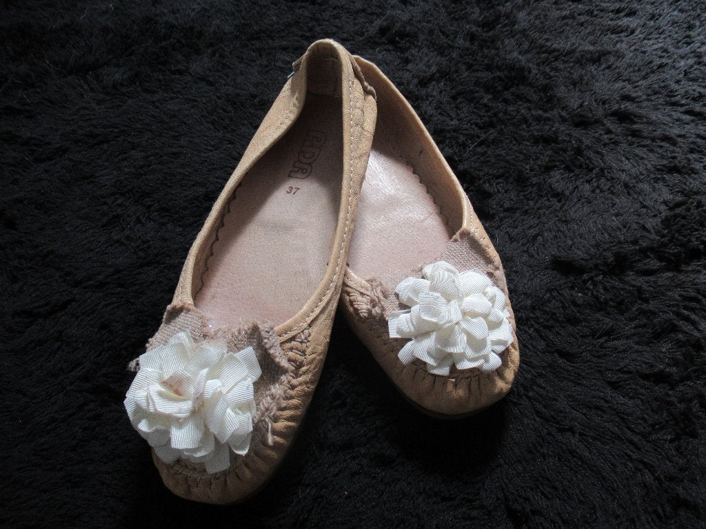 DAMESSCHOENEN nieuw maat 37 merk RDA leer instappers € 20, Kleding | Dames, Beige, Overige typen, Nieuw, Ophalen of Verzenden