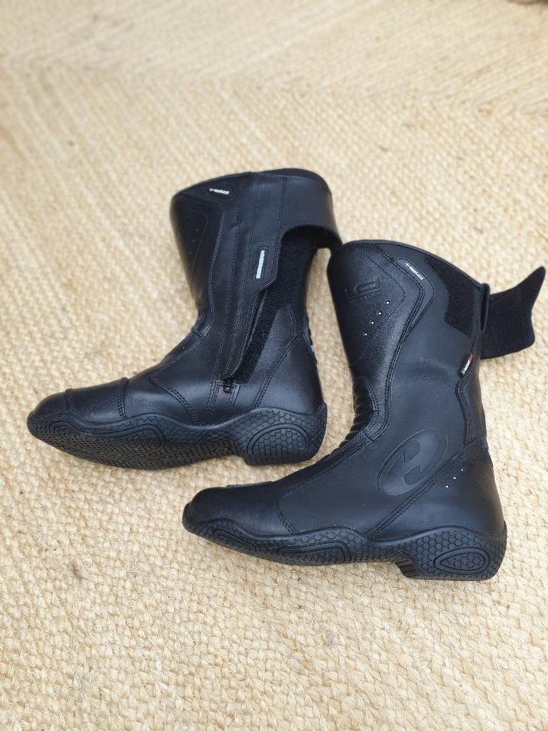 Motorlaarzen dames maat 40 fabr Held, Motoren, Kleding | Motorkleding, Held, Ophalen of Verzenden, Dames, Laarzen