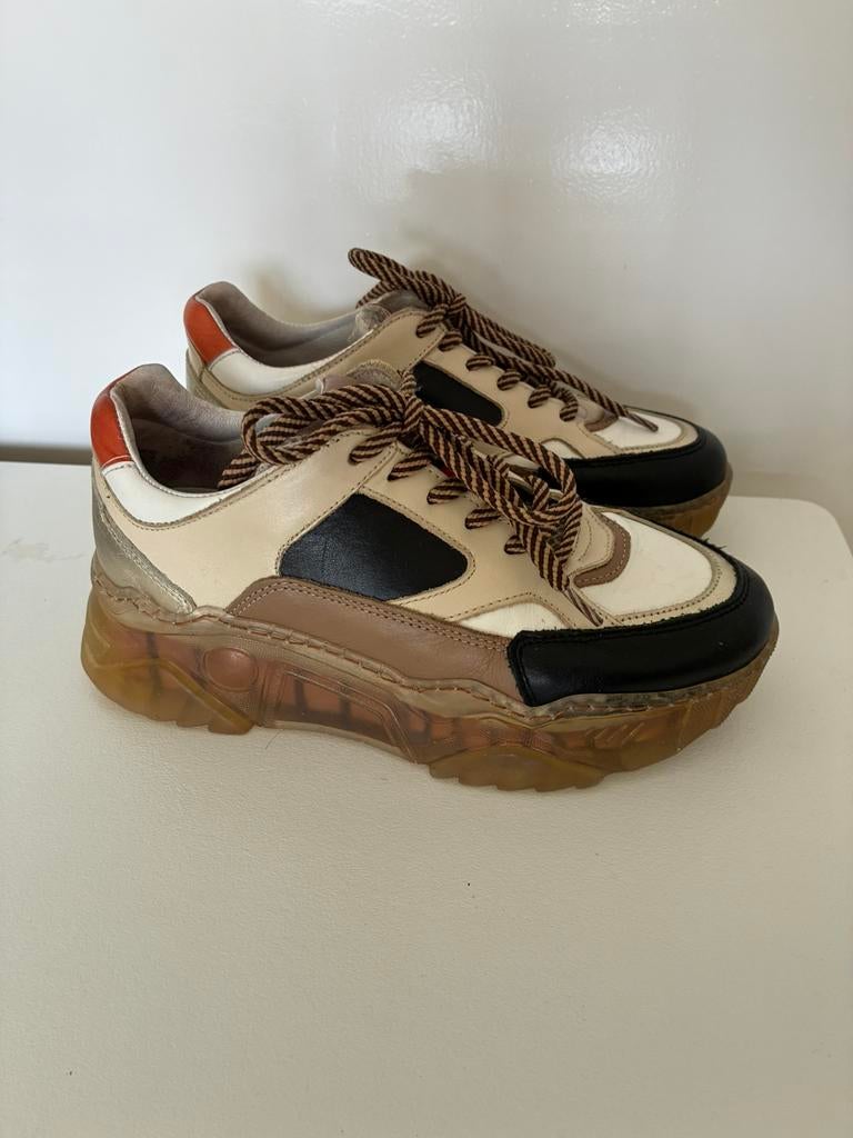 Super gave sneakers van Summum Woman, mt 37, in prima staat, Kleding | Dames, Ophalen of Verzenden, Zo goed als nieuw, Overige kleuren