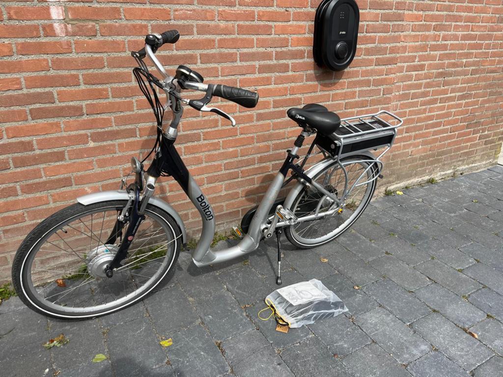 Bolton elektrische fiets!, Fietsen en Brommers, Zo goed als nieuw, 51 tot 55 cm, 50 km per accu of meer, Ophalen