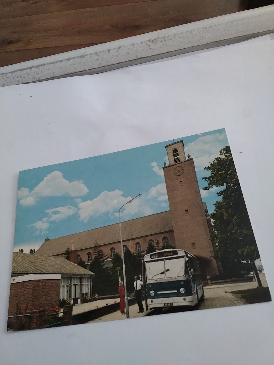 Oude ansichtkaart Eede H. RK. Kerk met bus, Verzamelen, Ophalen of Verzenden, 1960 tot 1980, Gelopen, Gelderland