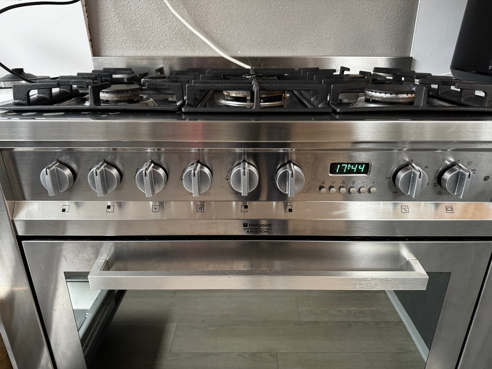 Tk: hotpoint Ariston 5 pits gasfornuis en oven, Ophalen, 60 cm of meer, Zo goed als nieuw, Gas