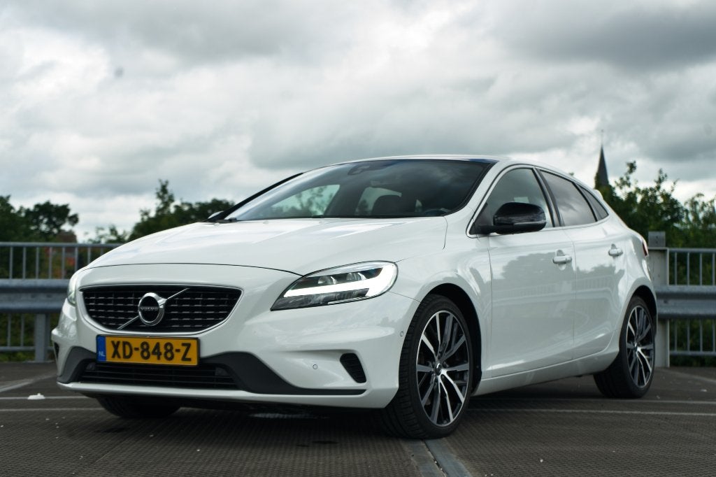 Volvo V40 D3 Polar+ Sport | R-Design | Automaat | Geartronic, Auto's, 4 cilinders, Wit, Origineel Nederlands, Diesel