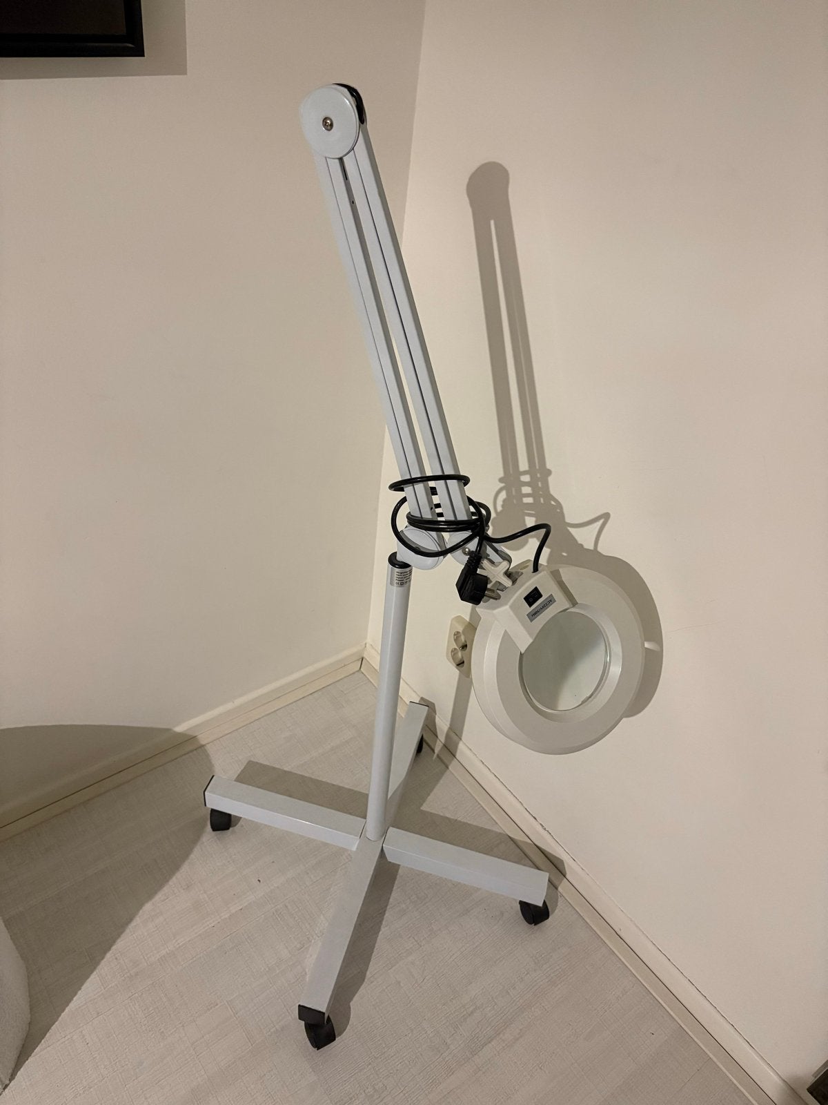 Professionele loeplamp op wielen, Ophalen, Gebruikt, Wit, Metaal