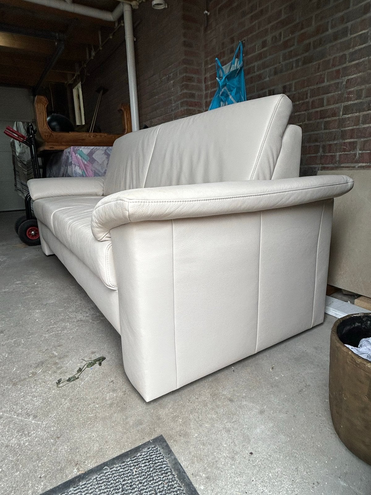 Comfortabele 3-zitsbank van leer - Crème, Ophalen, Gebruikt, Driepersoons, 200 tot 250 cm