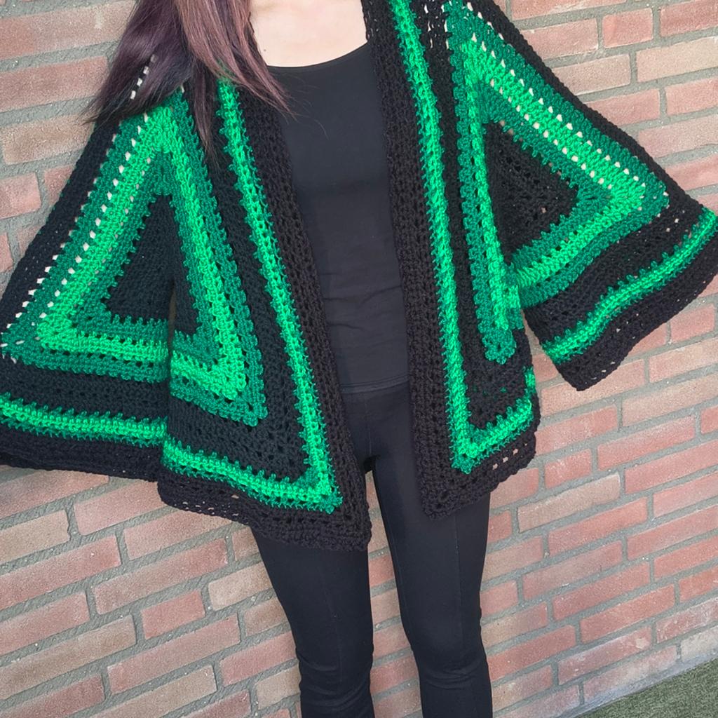Handmade crochet cardi/sweater., Ophalen, Nieuw
