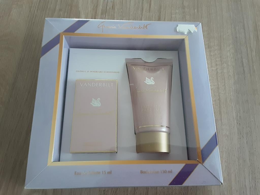 Gloria Vanderbilt Parfum & Bodylotion Set, Ophalen