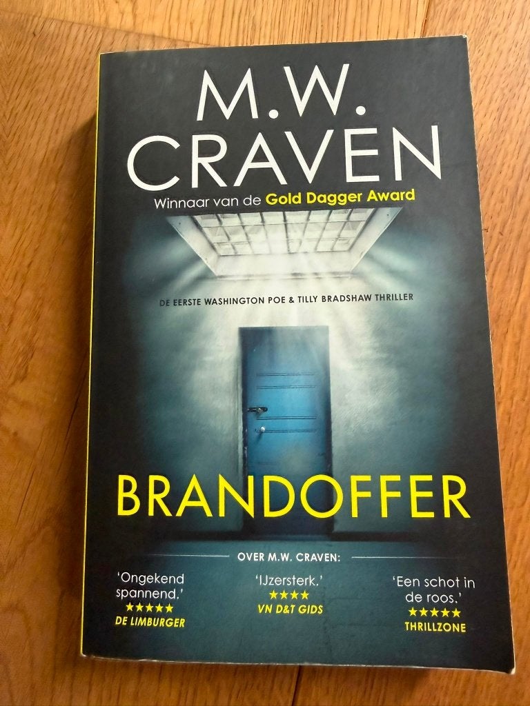 Brandoffer - M.W. Craven, Boeken, Verzenden, Zo goed als nieuw