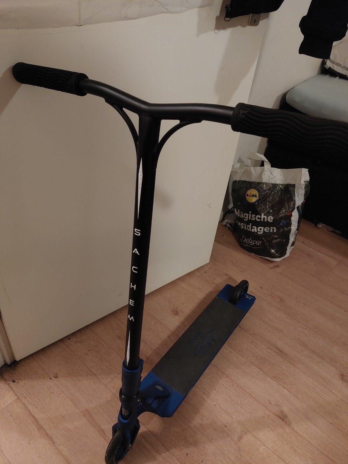 Custom stuntstep, Fietsen en Brommers, Steps, Ophalen, Zo goed als nieuw