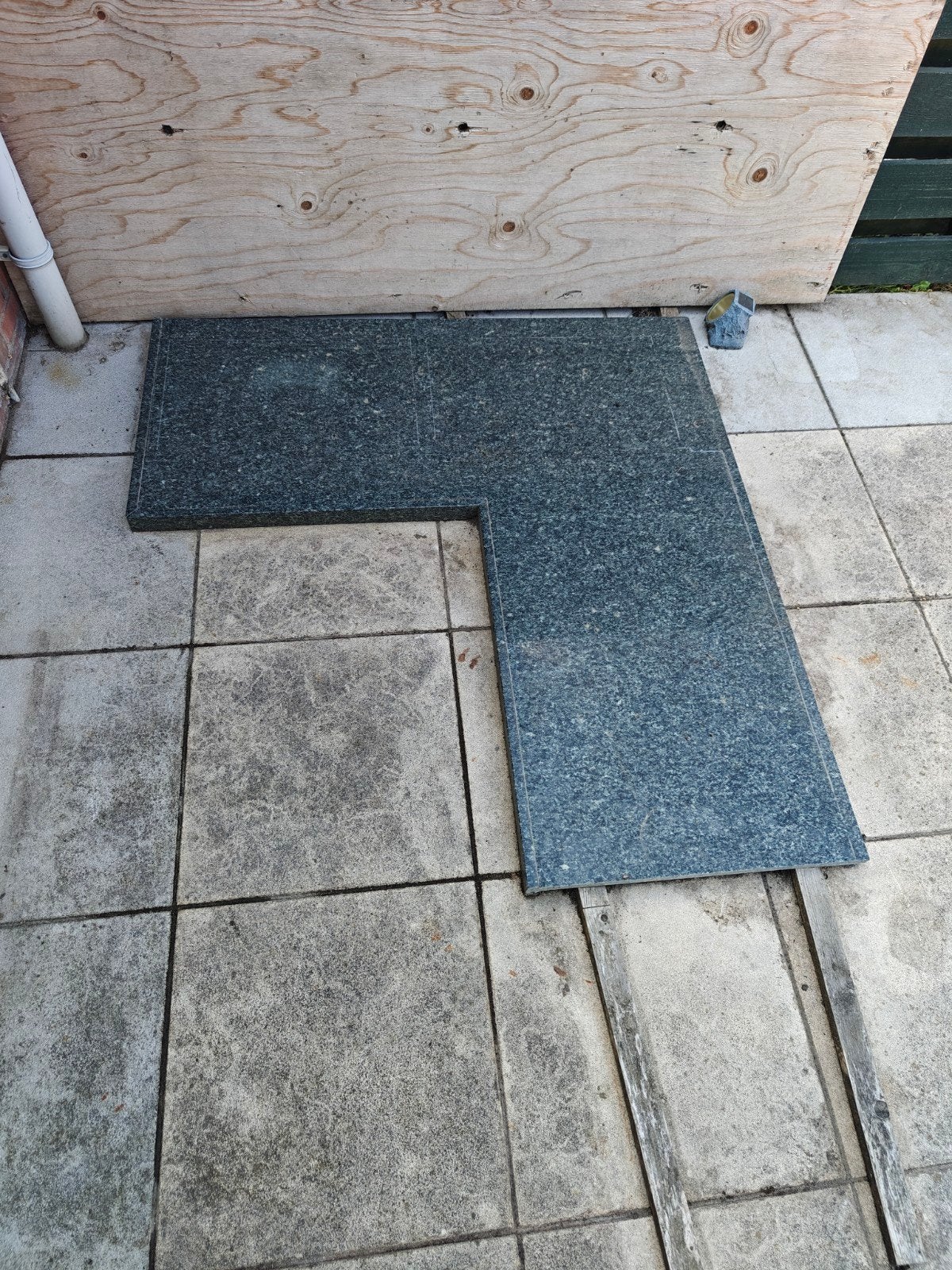 Aanrechtblad - L-vormig, Ophalen, 60 cm of meer, Gebruikt, Graniet