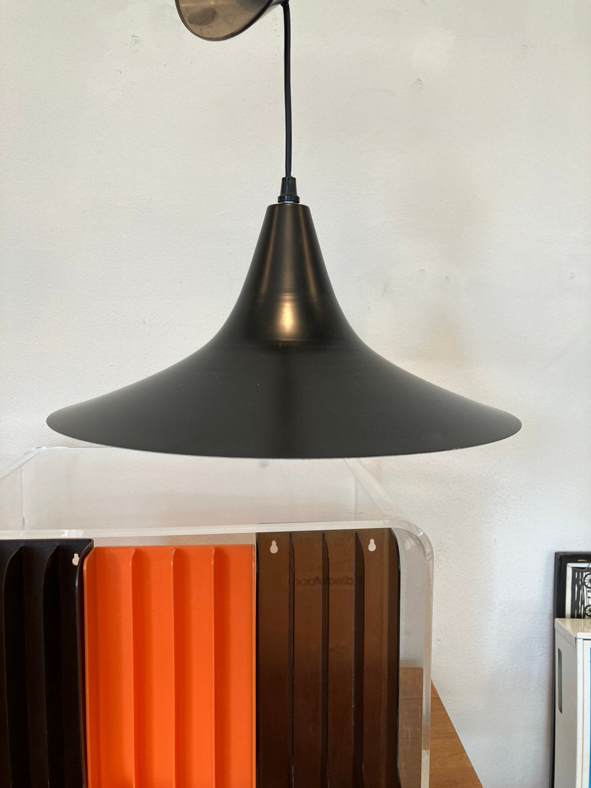 Vintage hanglamp. Heksenhoed. Zwart, Ophalen of Verzenden, Zo goed als nieuw