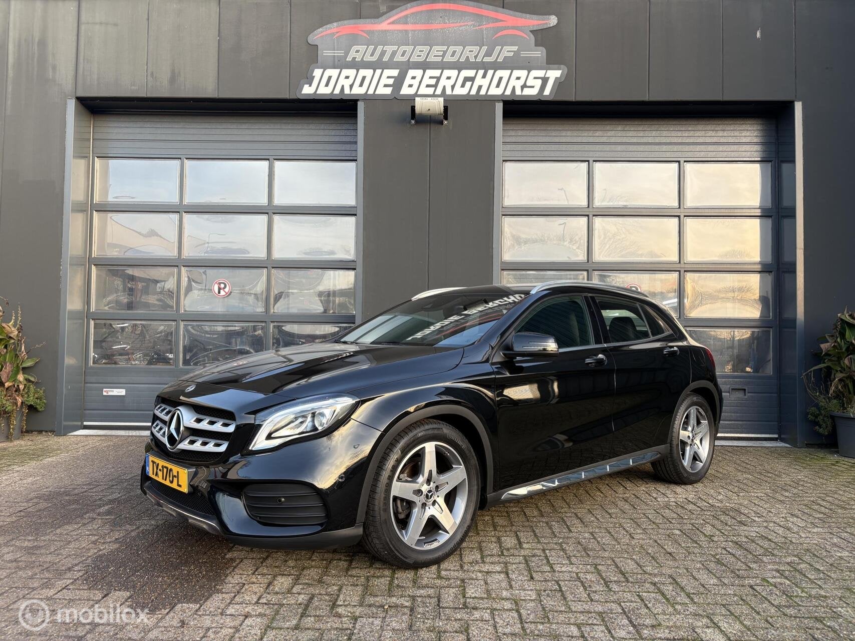 Mercedes GLA-klasse 180 Business Solution AMG, Auto's, Gebruikt, Euro 6, 4 cilinders, 715 kg