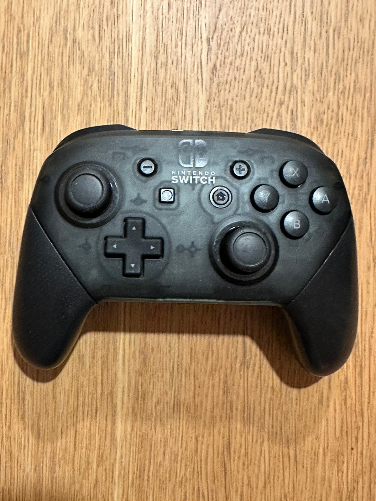 Nintendo Switch Pro Controller zwart + USB-kabel #1, Spelcomputers en Games, Ophalen of Verzenden, Zo goed als nieuw, Met 1 controller