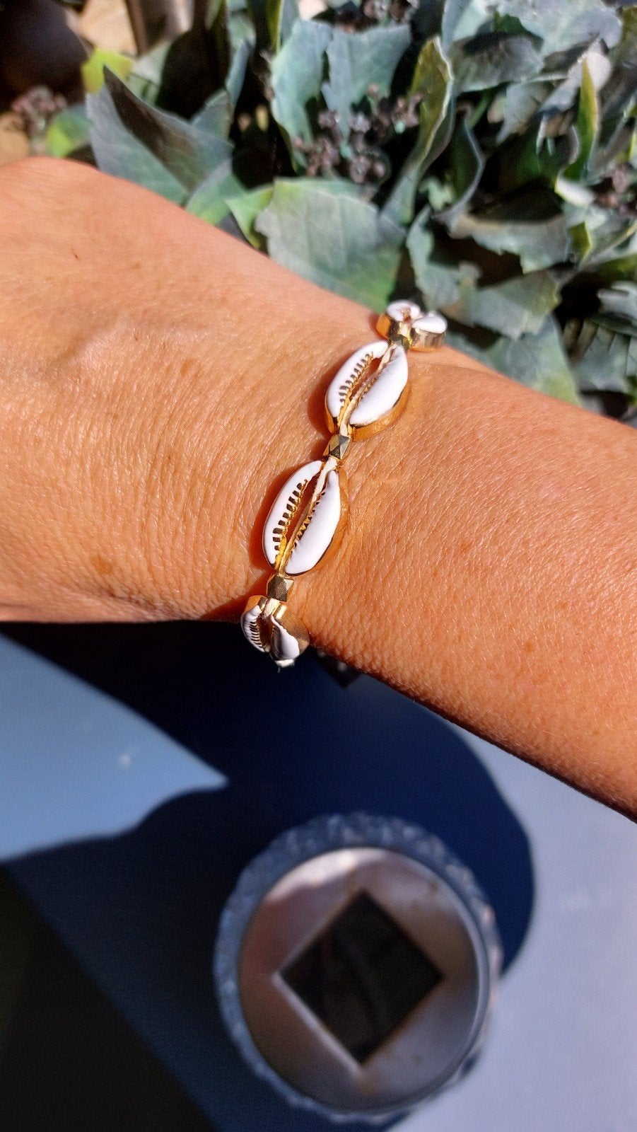 Kauri schelp armbandje wit/goud, Overige materialen, Overige kleuren, Verzenden, Nieuw