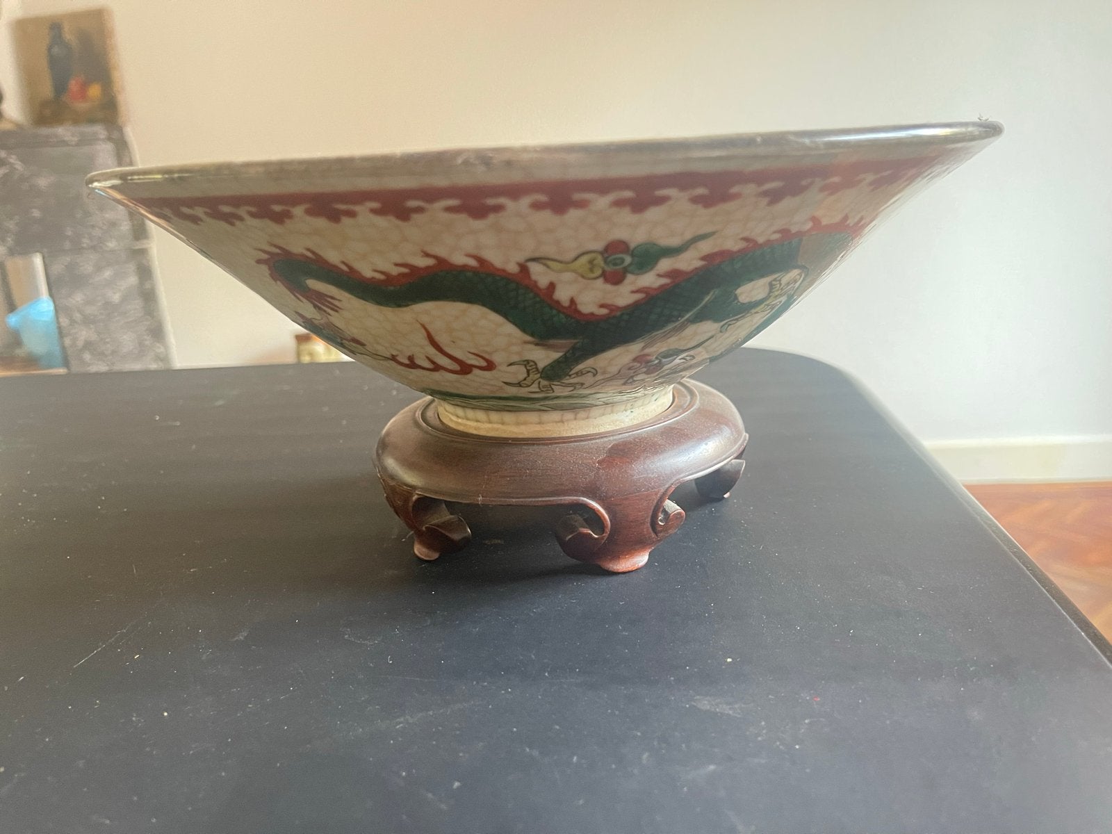 Antieke Chinese schaal en vaas met draken en figuren, Antiek en Kunst, Antiek | Vazen, Ophalen of Verzenden