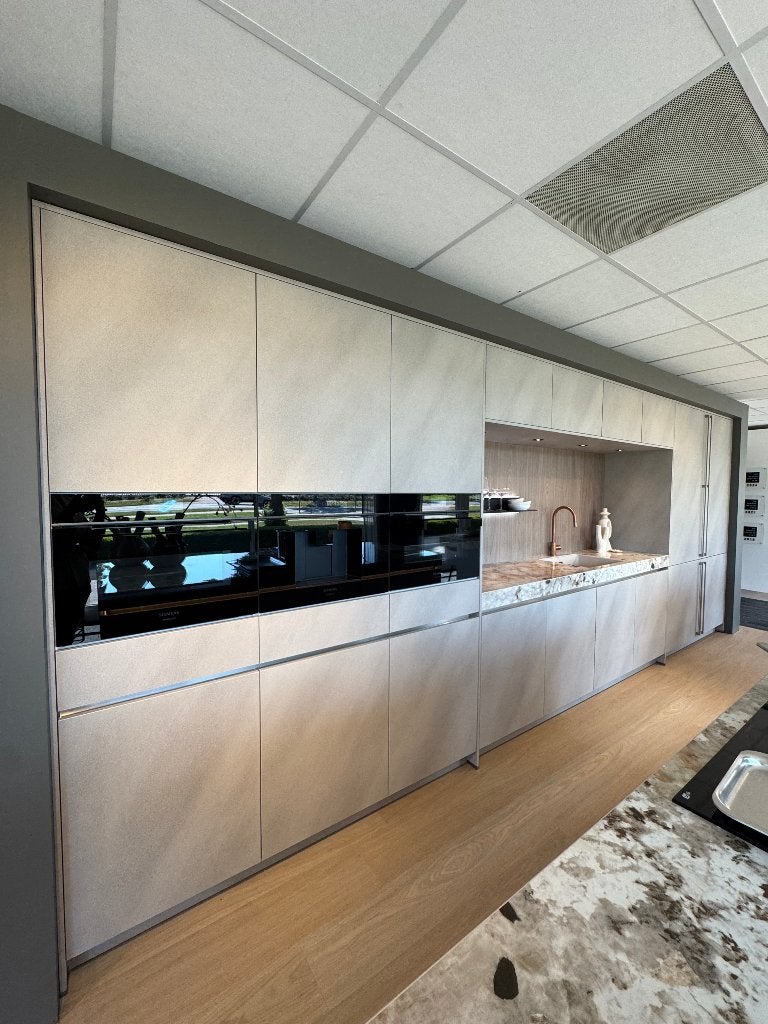 Showroomkeuken, Huis en Inrichting, Ophalen, Zo goed als nieuw, Graniet of Steen, Greeploos