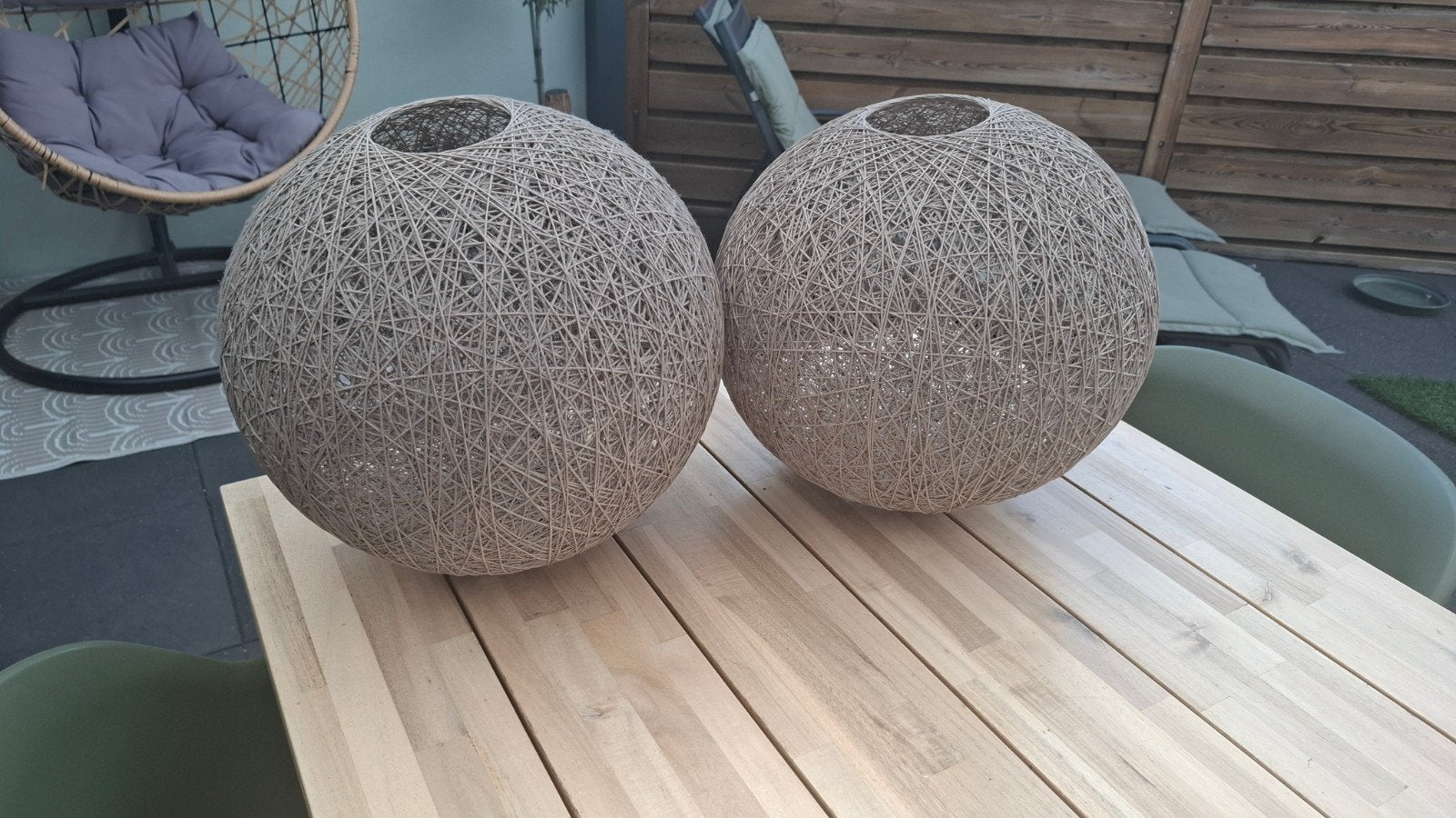 Set van 2 bolvormige hanglampen van draad, Huis en Inrichting, Lampen | Lampenkappen, Hanglamp, Rond, Ophalen of Verzenden, Zo goed als nieuw