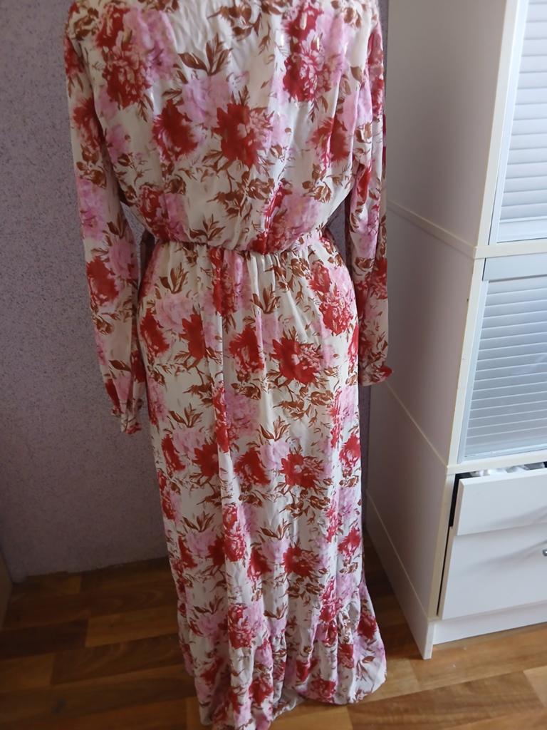 Maxi jurk met bloemenprint en V-hals, Kleding | Dames, Jurken, Maat 38/40 (M), Overige kleuren, Ophalen of Verzenden, Zo goed als nieuw