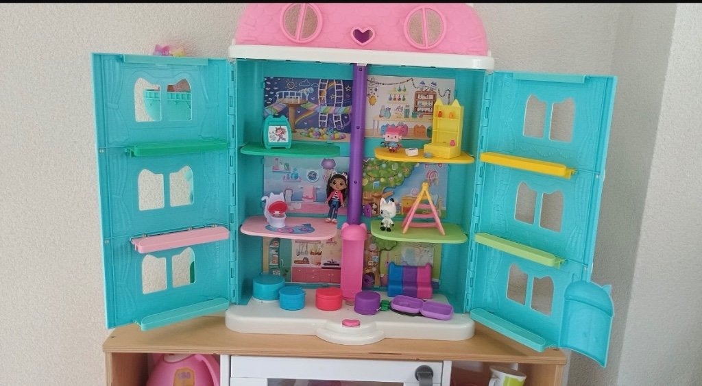 Gaby’s poppenhuis, Ophalen, Poppenhuis