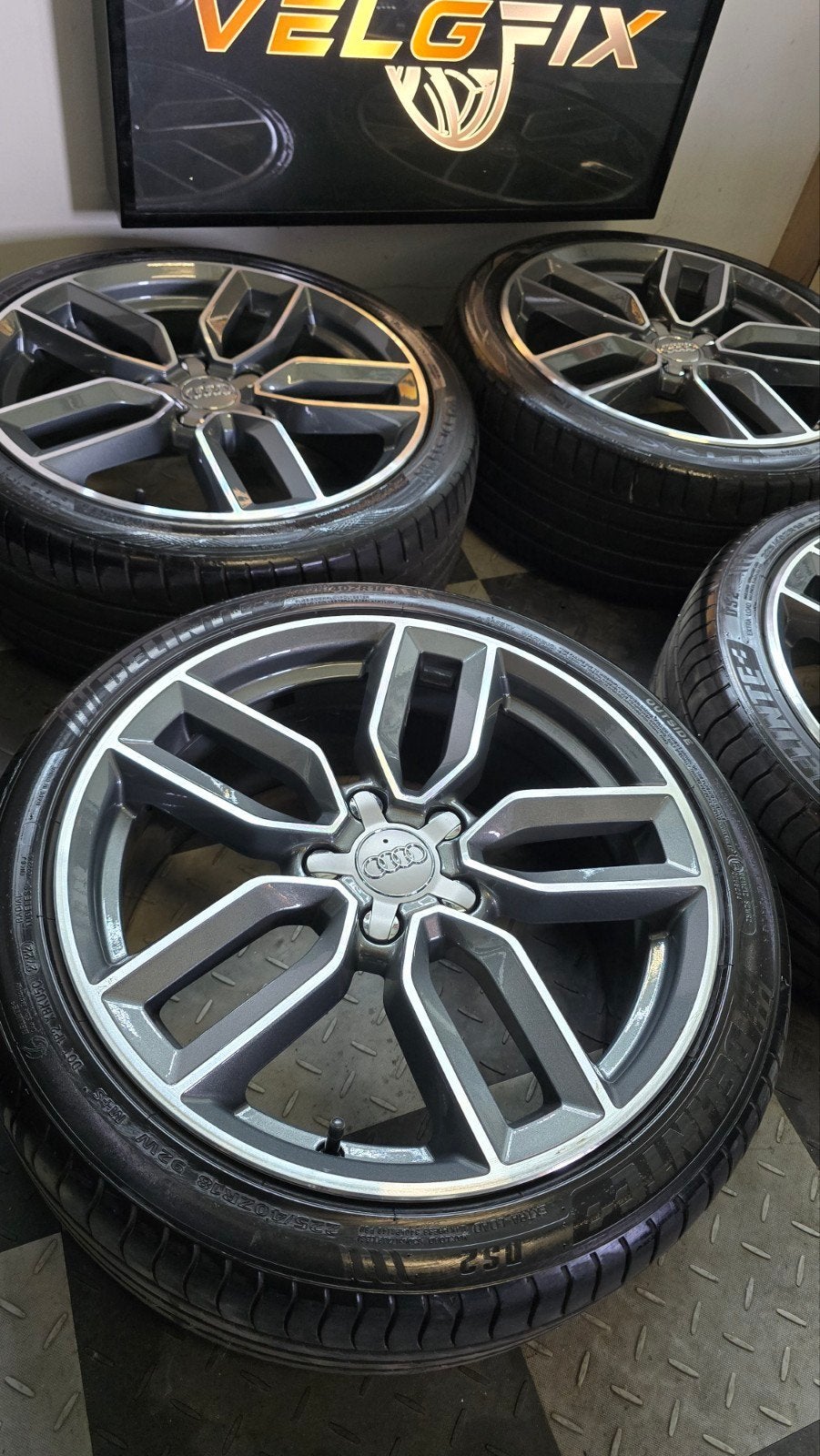 Originele Audi A3 S3 8V 18 inch velgen 5x112 + banden, Auto-onderdelen, 18 inch, Velg(en), Ophalen of Verzenden, Zomerbanden
