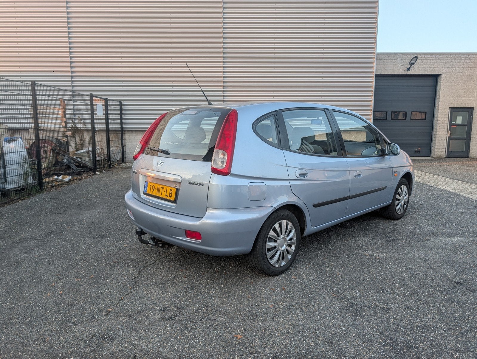 Daewoo Tacuma 1.6 2004 Grijs, Auto's, Voorwielaandrijving, Stof, Electronic Stability Program (ESP), Origineel Nederlands