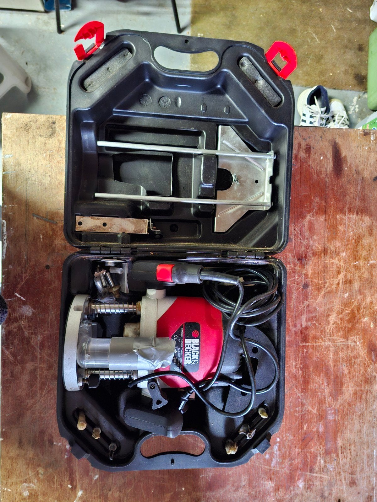 Black & Decker Bovenfrees - Krachtig en Compleet, Doe-het-zelf en Verbouw, Gereedschap | Freesmachines, Gebruikt, Ophalen of Verzenden