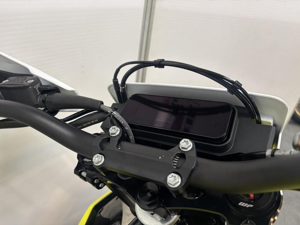 Husqvarna 701 SUPERMOTO (bj 2026), Motoren, Motoren | Husqvarna, Bedrijf, Onbekend, HUSQVARNA, Onbekend