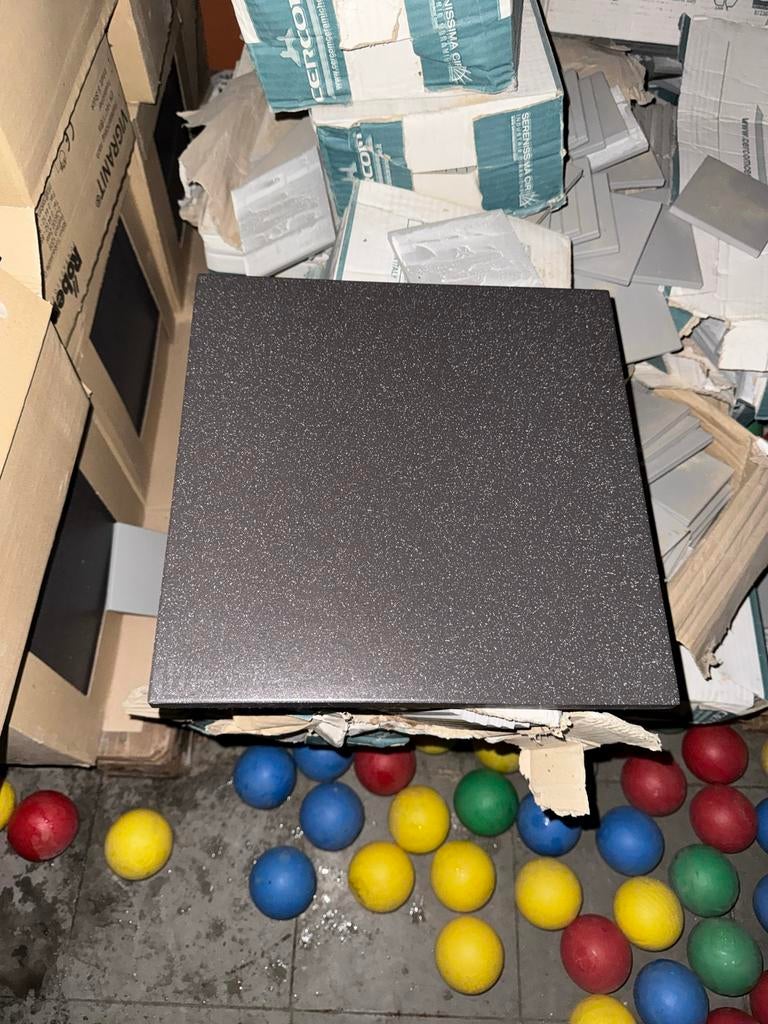 Vloertegels 30x30 cm - 55m² - 23 dozen, Doe-het-zelf en Verbouw, Tegels, Keramiek, Nieuw, Ophalen of Verzenden, 20 tot 40 cm