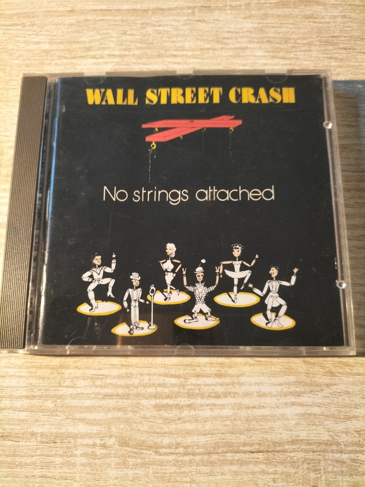 Wall Street crash - no strings attached, Verzenden