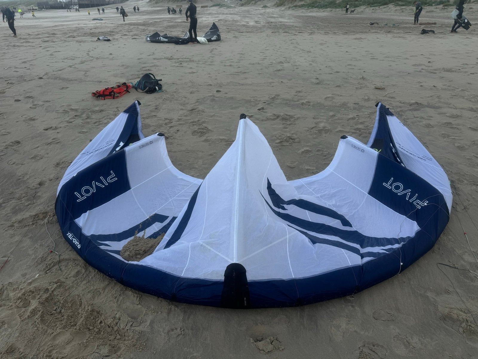 Naish Pivot 2026 - 10m Kite, 10 m², Geen board, Ophalen of Verzenden, Zo goed als nieuw