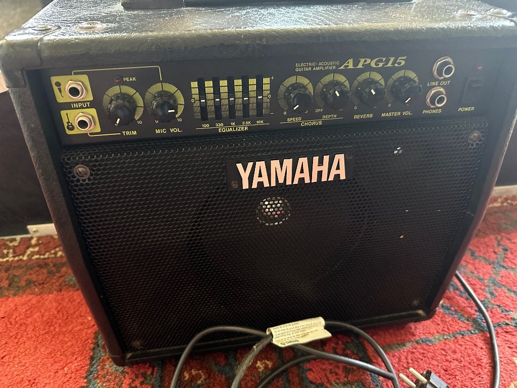 Yamaha versterker APG15, Muziek en Instrumenten, Ophalen, Gebruikt, Gitaar, Minder dan 50 watt