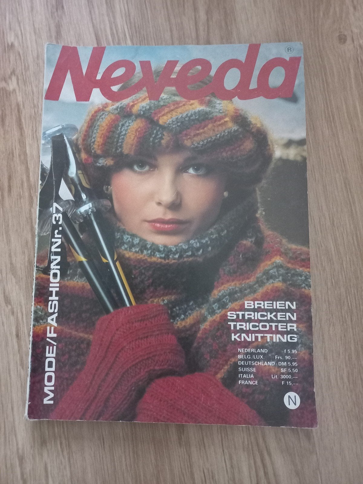 Vintage Neveda Mode/Fashion Nr. 37, Ophalen of Verzenden, Breien, Patroon of Boek