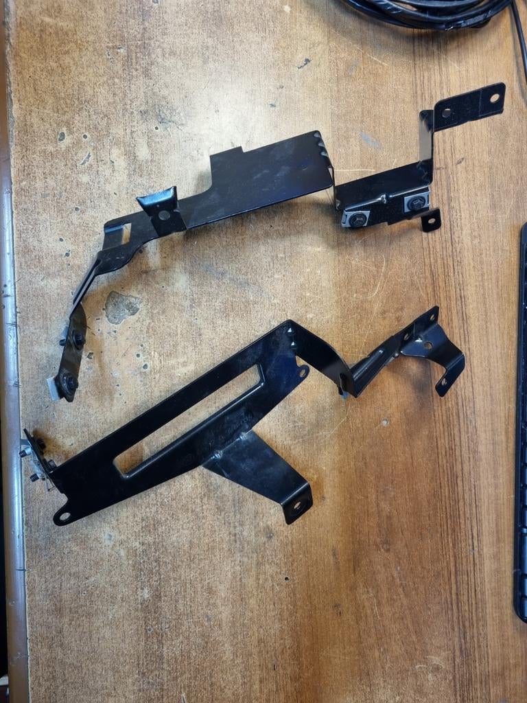 BMW E46 Versterker & CD-wisselaar Console Beugel, Ophalen of Verzenden, Gebruikt, BMW