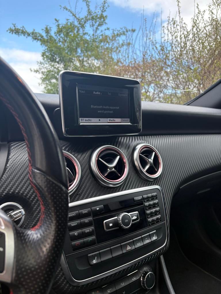Mercedes-Benz A-Klasse A180 1.6 Blue Efficiency 2012 Grijs, Voorwielaandrijving, 4 cilinders, Leder en Stof, 122 pk