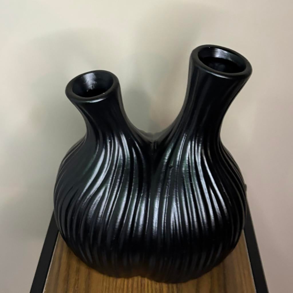 Toeter vaas | Tulpen vaas | Mat zwart 22cm. Hoog €19,95, Ophalen of Verzenden, Nieuw