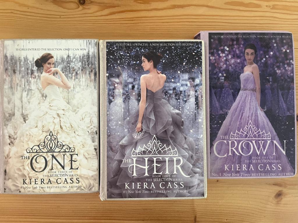Keira Cass - the selection. The one, the heir and the crown, Ophalen, Gelezen
