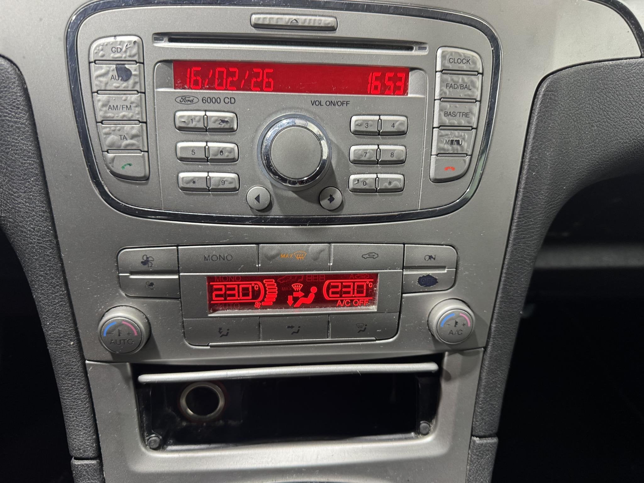 Foto 15 van Ford S-Max 2.0-16V Super netjes Technisch 100 %