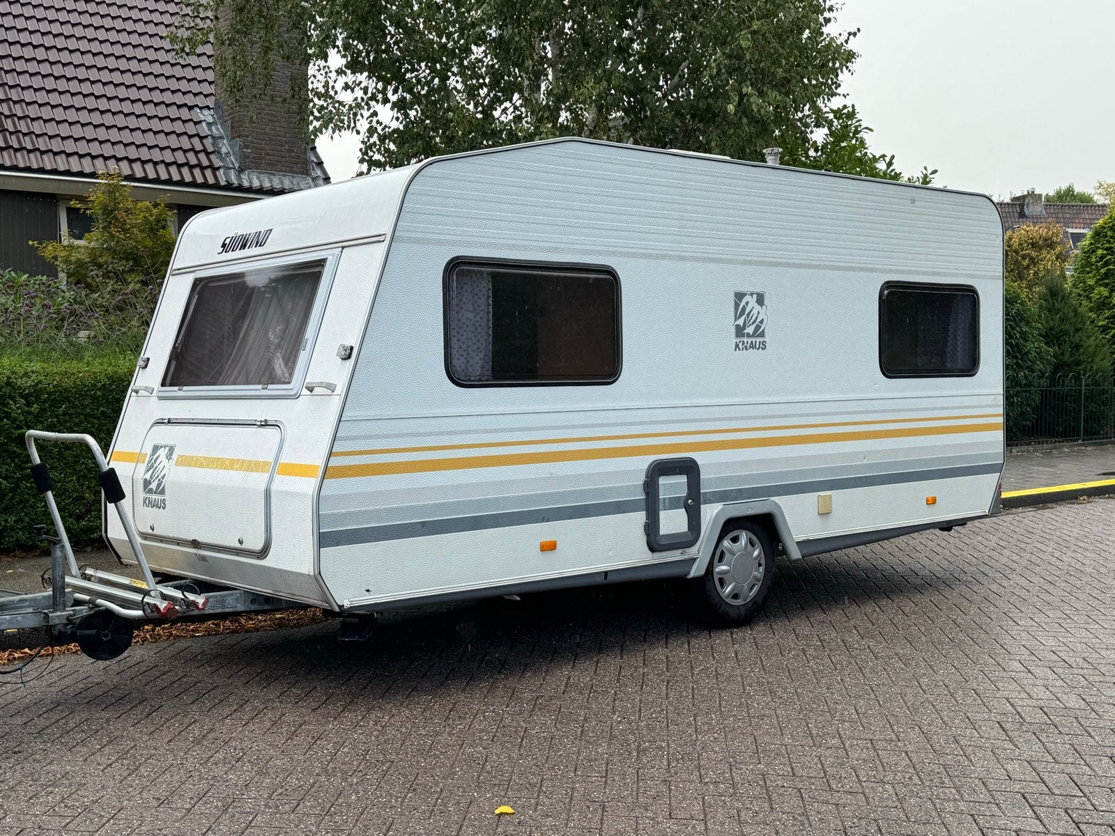 Knaus Sudwind 8404 uit 1997, Caravans en Kamperen, Caravans, Overige typen, Rondzit, 750 - 1000 kg, Particulier