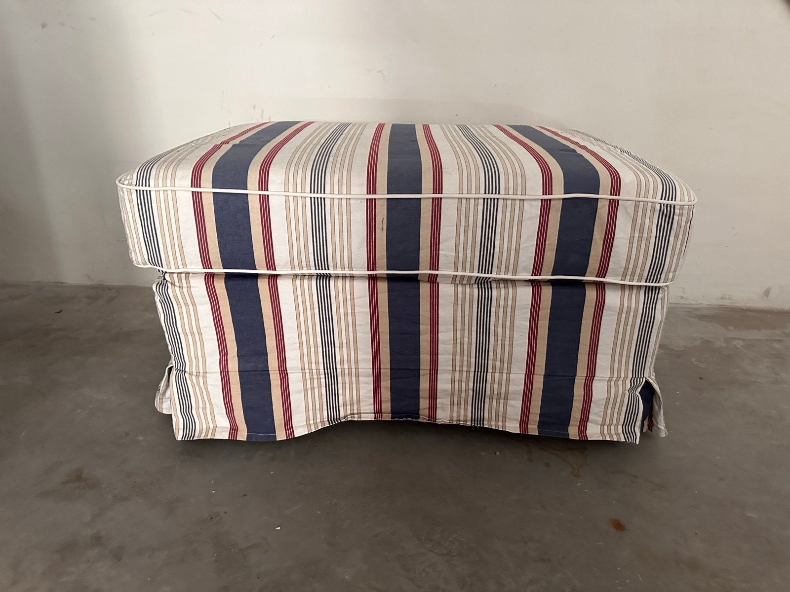 Gestreepte voetenbank/poef ikea brommes, Gebruikt, Stof, Rechthoekig, 50 tot 75 cm