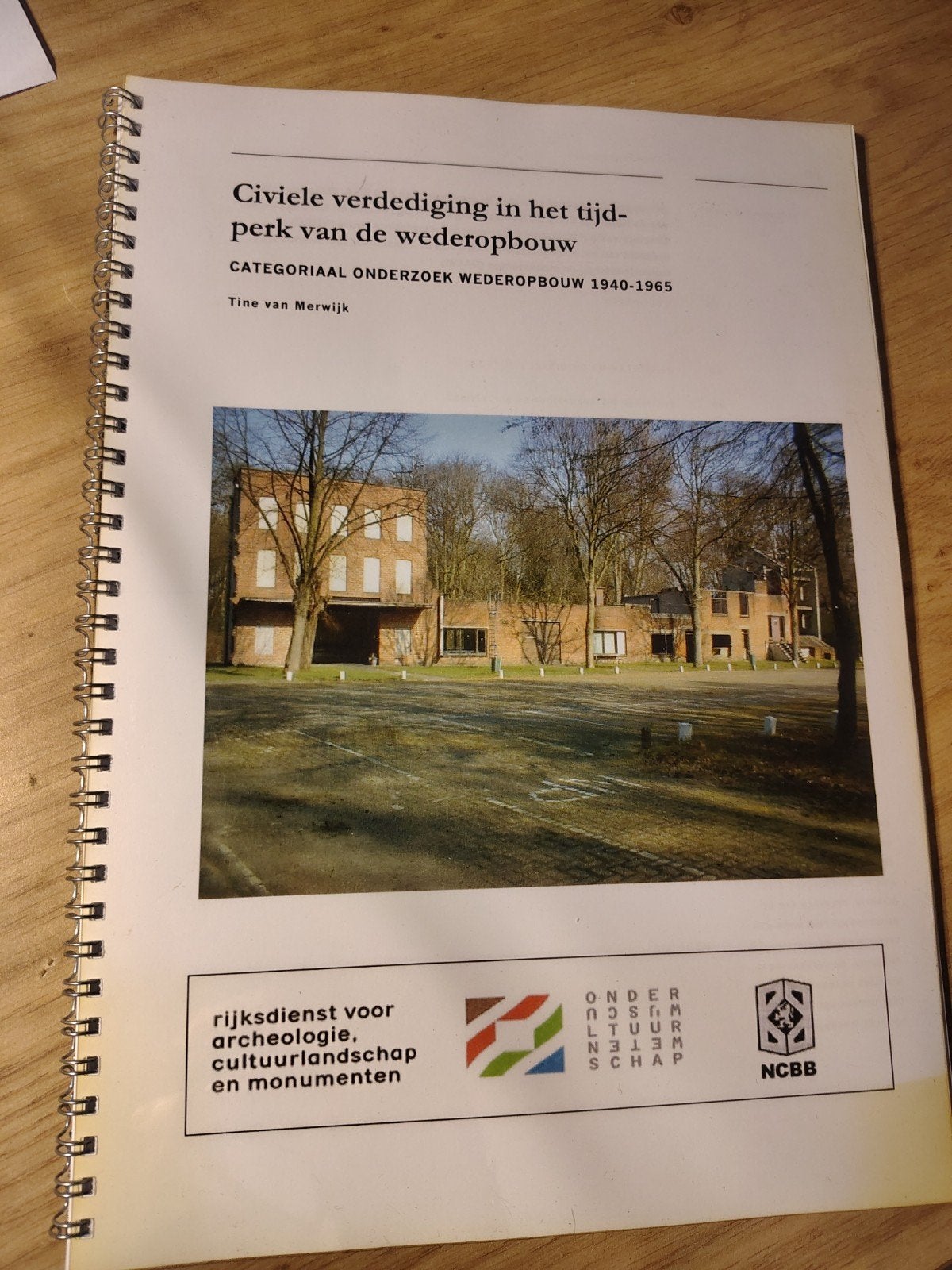 Bescherming Bevolking Civiele Verdediging in het tijdperk va, Ophalen of Verzenden, Zo goed als nieuw