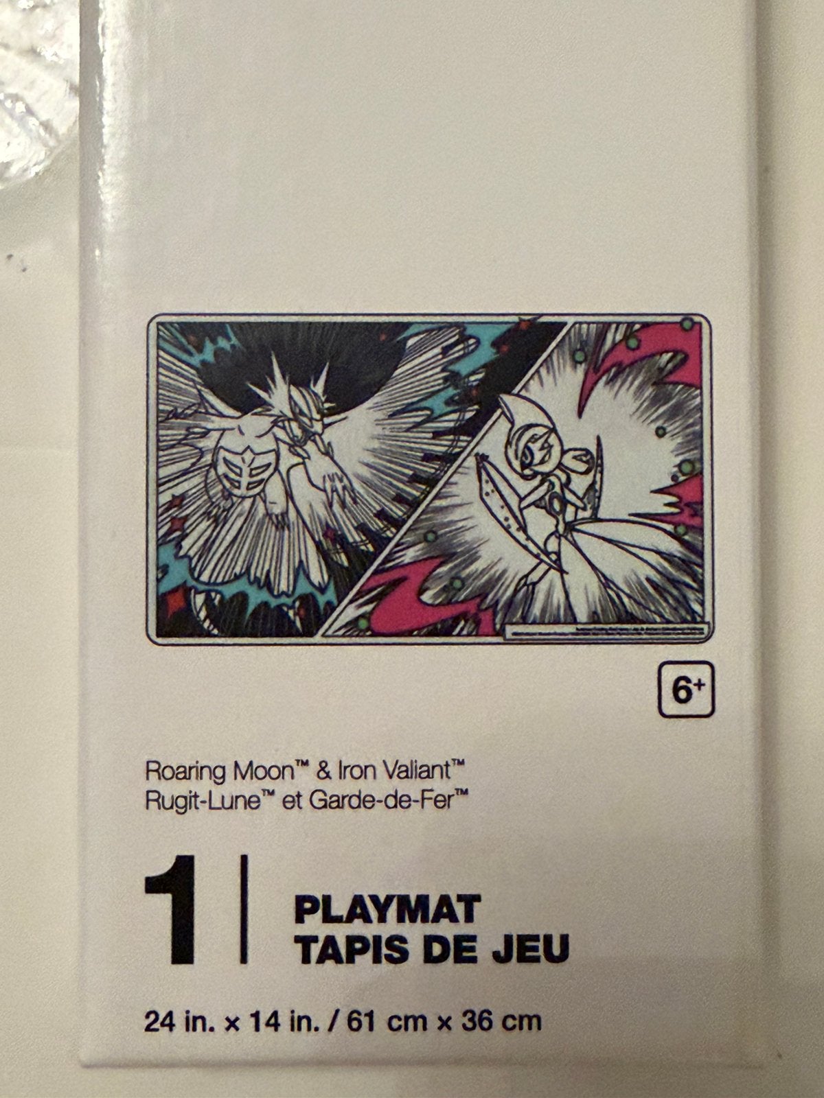 Pokemon Center - Roaring Moon & Iron Valiant - Playmat, Ophalen of Verzenden, Nieuw