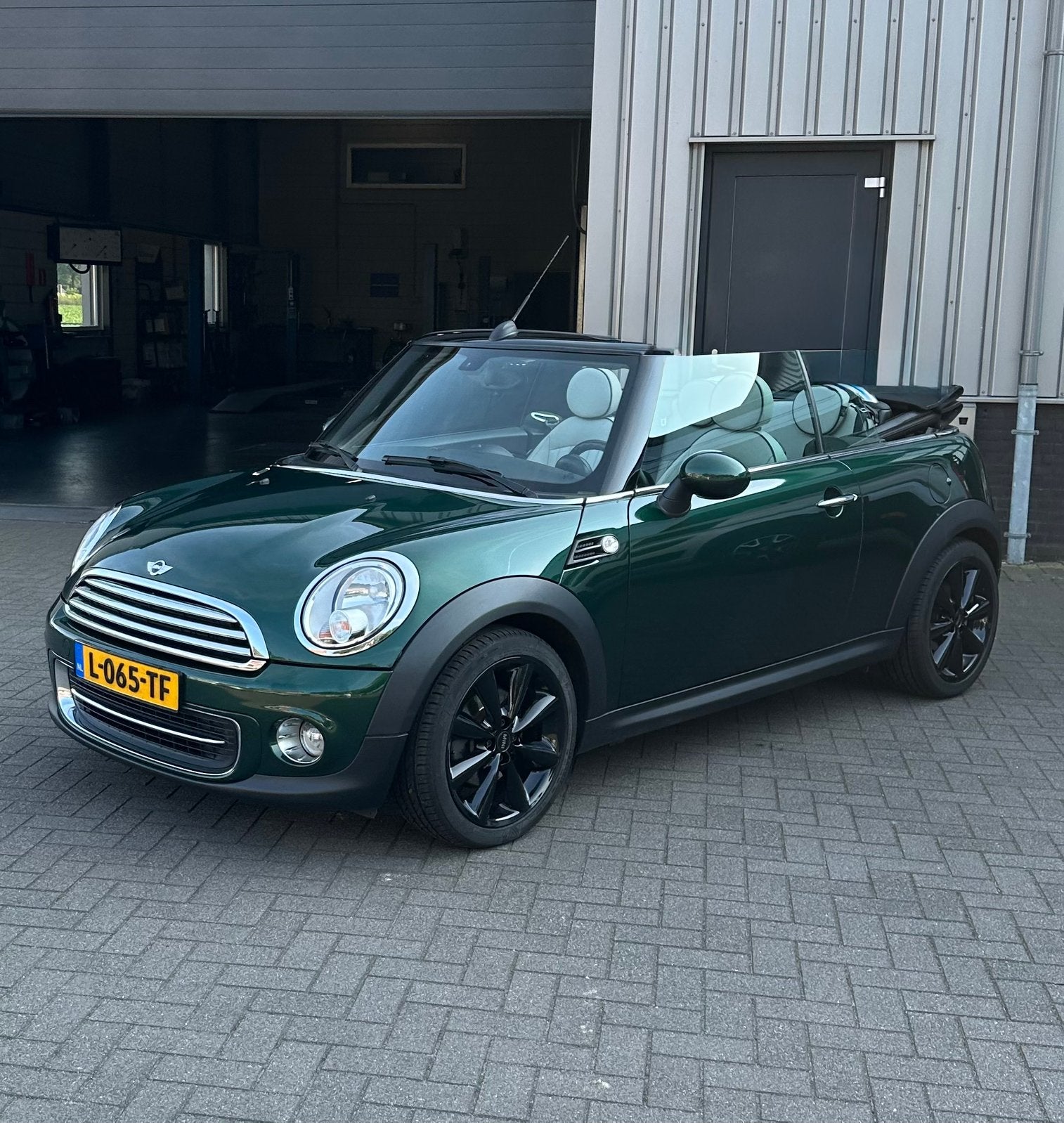 Mini 1.6 Cooper Roadster 2012 Groen, Euro 5, Beige, 4 cilinders, Cabriolet