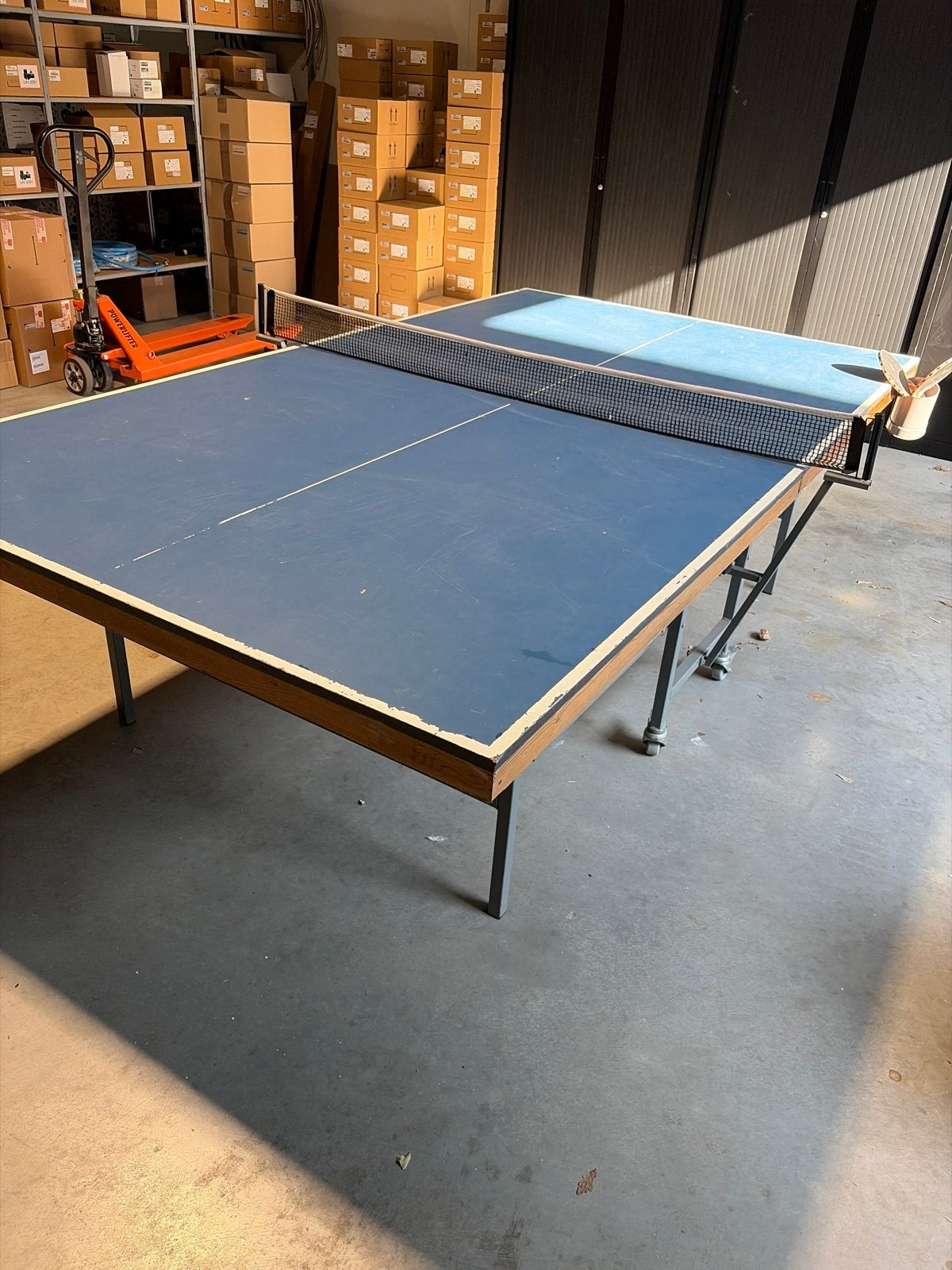 Bosan Tafeltennistafel met net, batjes en balletjes, Ophalen, Gebruikt, Tafel Indoor, Inklapbaar