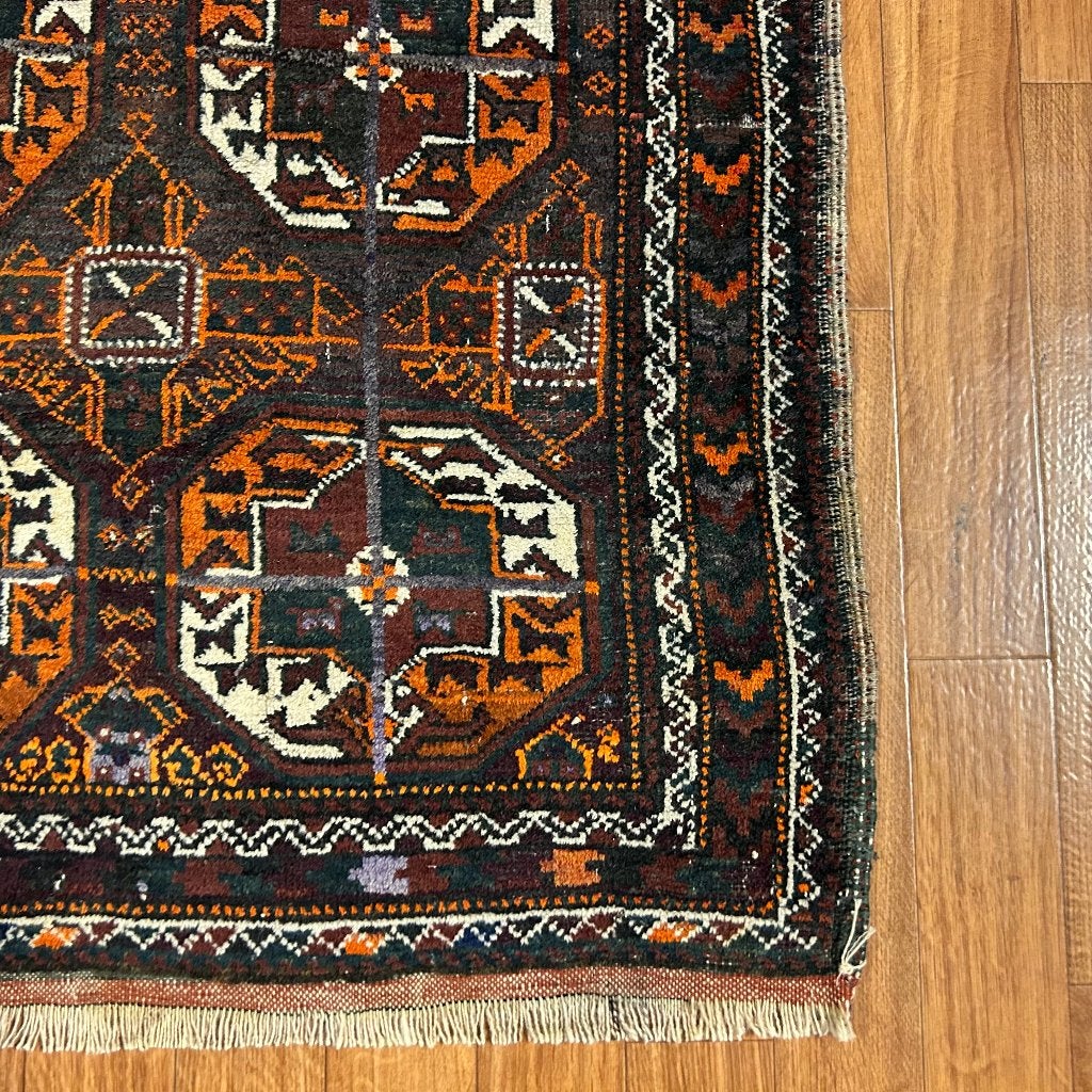 perzisch tapijt beluch - 138 x 78 cm - trendy vloerkleed, Ophalen, TTM Wonen, Meubels – (Perzische) Tapijten en Woonaccessoires