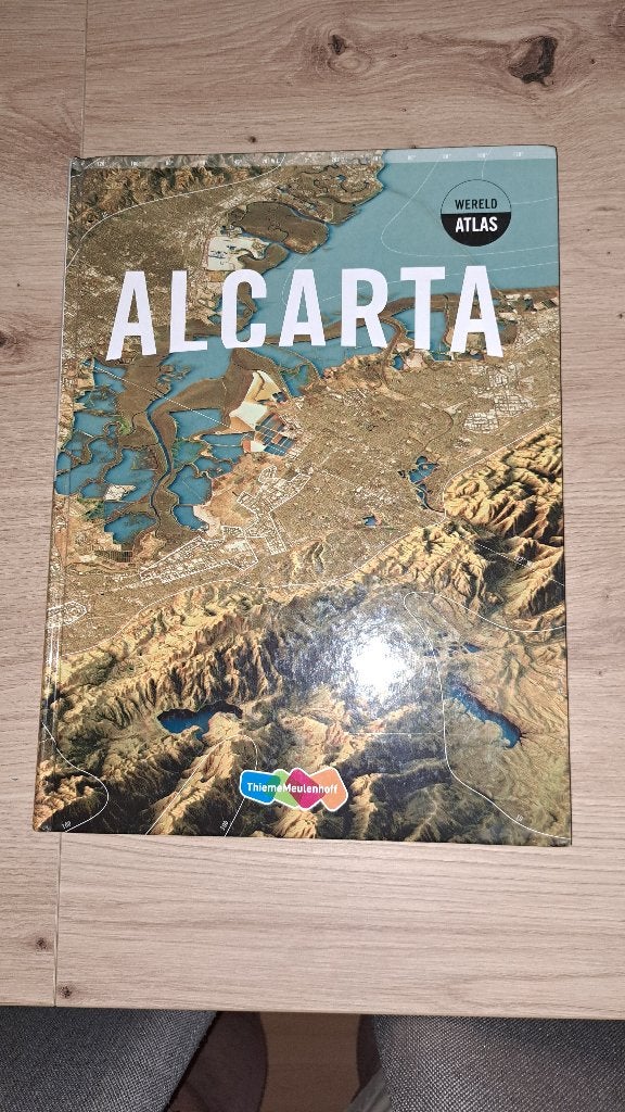 Alcarta Wereld Atlas 9789006106015, Ophalen of Verzenden, Beta, Zo goed als nieuw, WO
