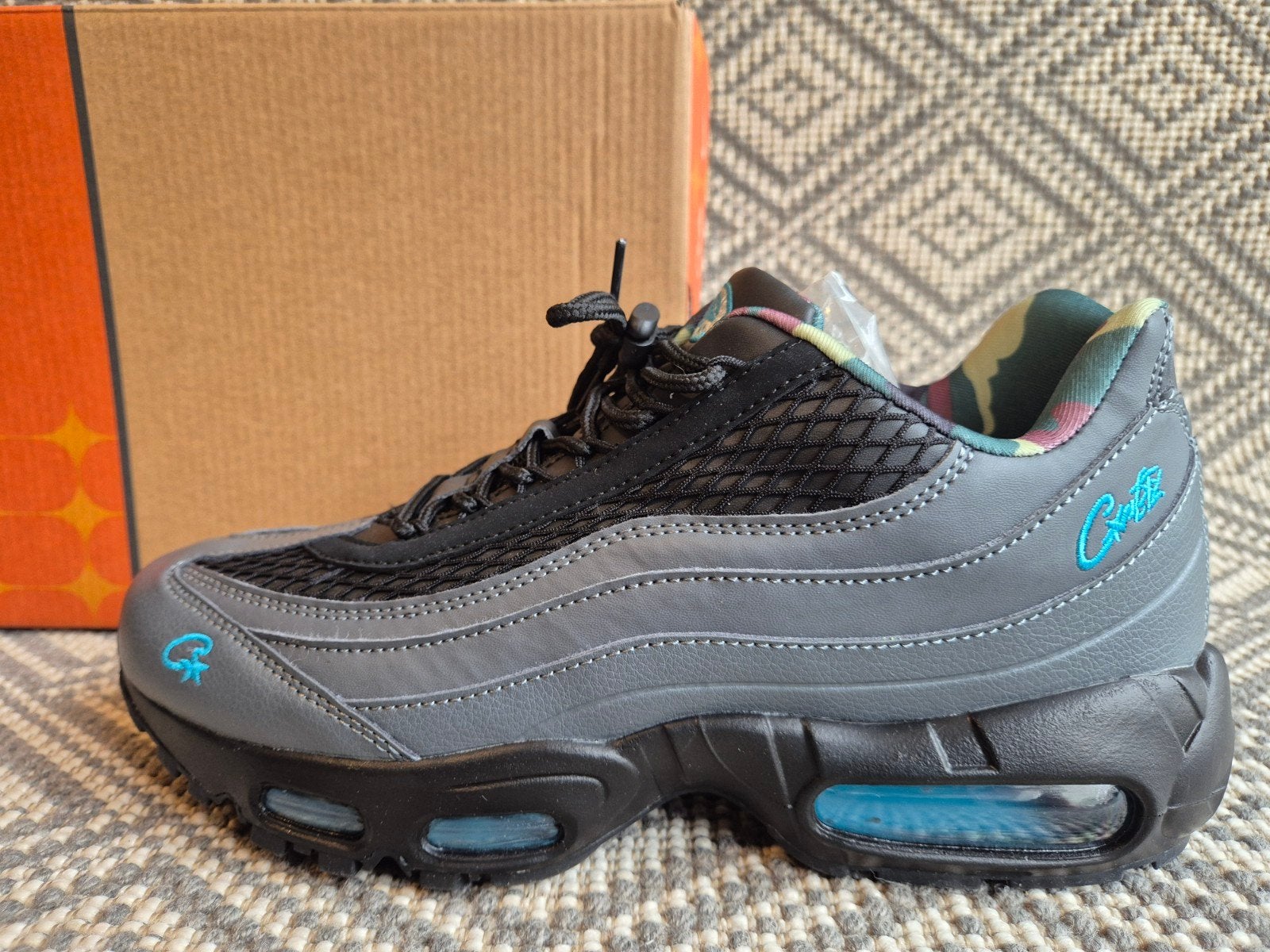 Nike Air Max 95 SP
Corteiz Aegean Storm 42, Zwart, Nike, Ophalen of Verzenden, Sneakers of Gympen